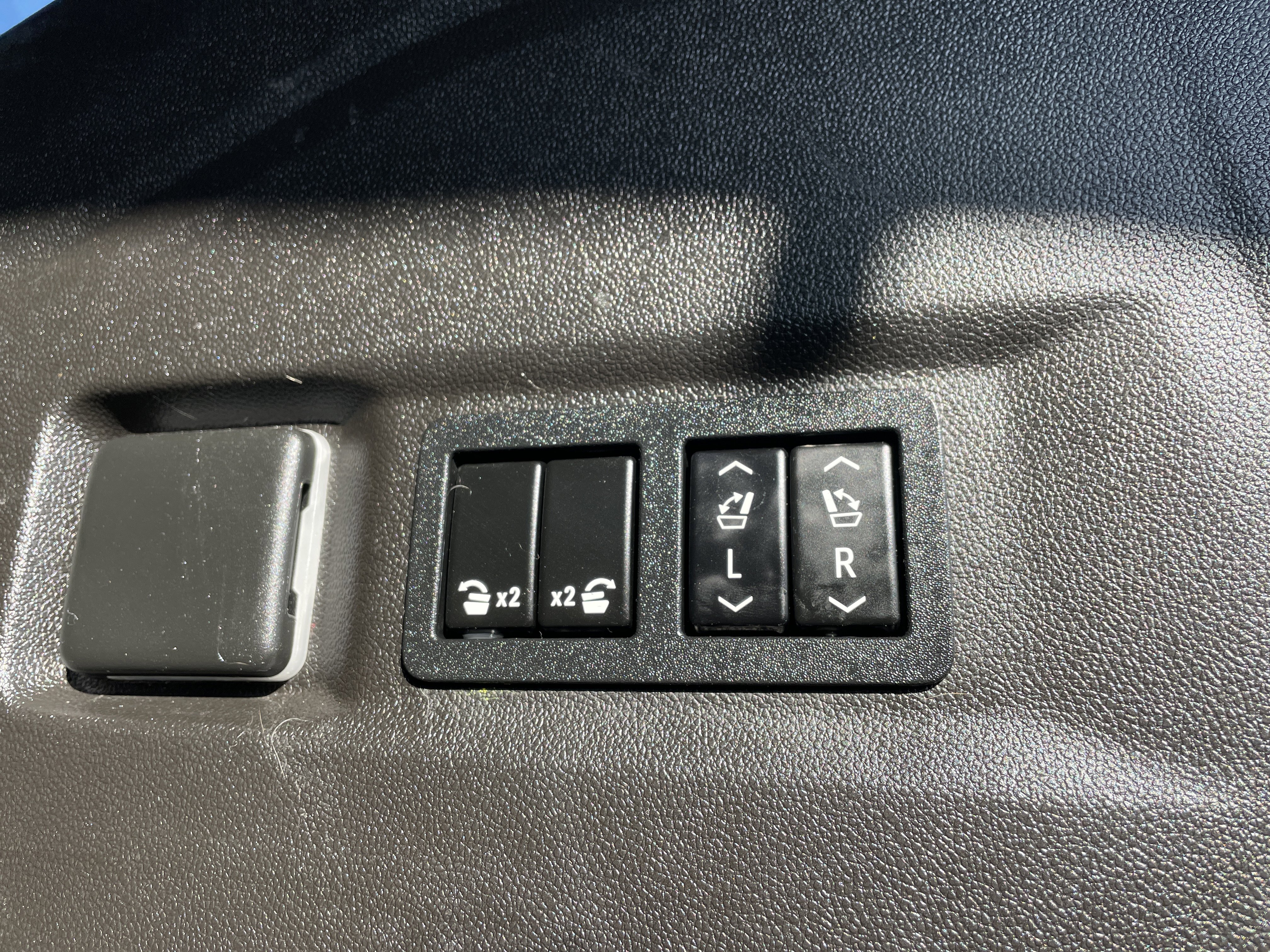 Used 2021 Chevrolet Tahoe Z71 w/ Luxury Package image 31