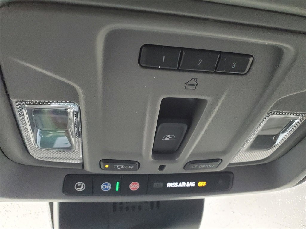 Used 2023 GMC Sierra 1500 SLT w/ SLT Convenience Package image 28