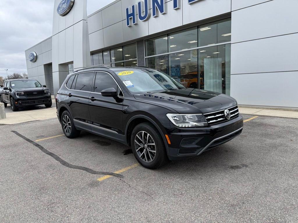 Used 2020 Volkswagen Tiguan SE w/ Panoramic Sunroof Package image 36