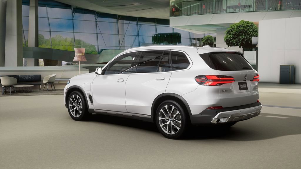 Used 2026 BMW X5 xDrive50e AWD/4WD image 28