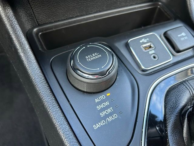 Used 2019 Jeep Cherokee Limited image 22