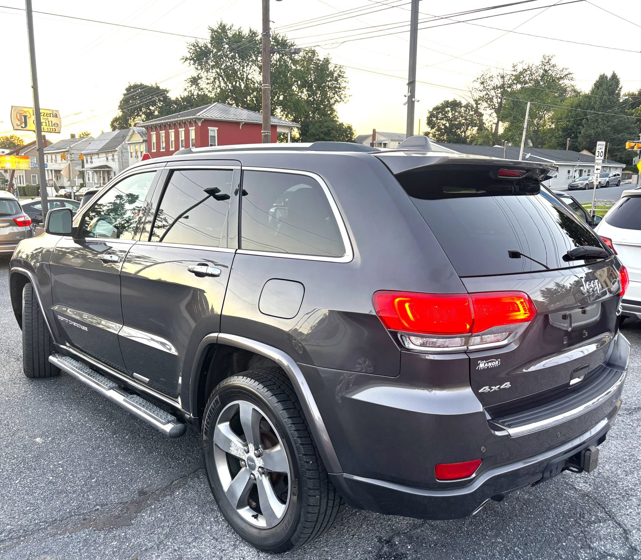 Used 2014 Jeep Grand Cherokee Overland AWD/4WD image 4