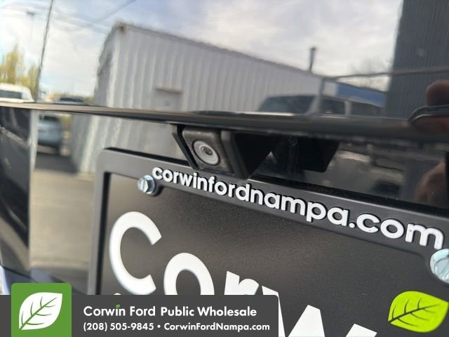 Used 2013 GMC Yukon XL SLT w/ SLT-2 Equipment Package image 11