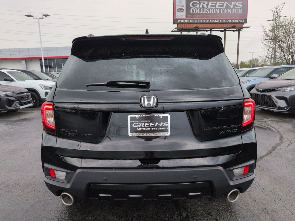 Used 2025 Honda Passport Black Edition image 4