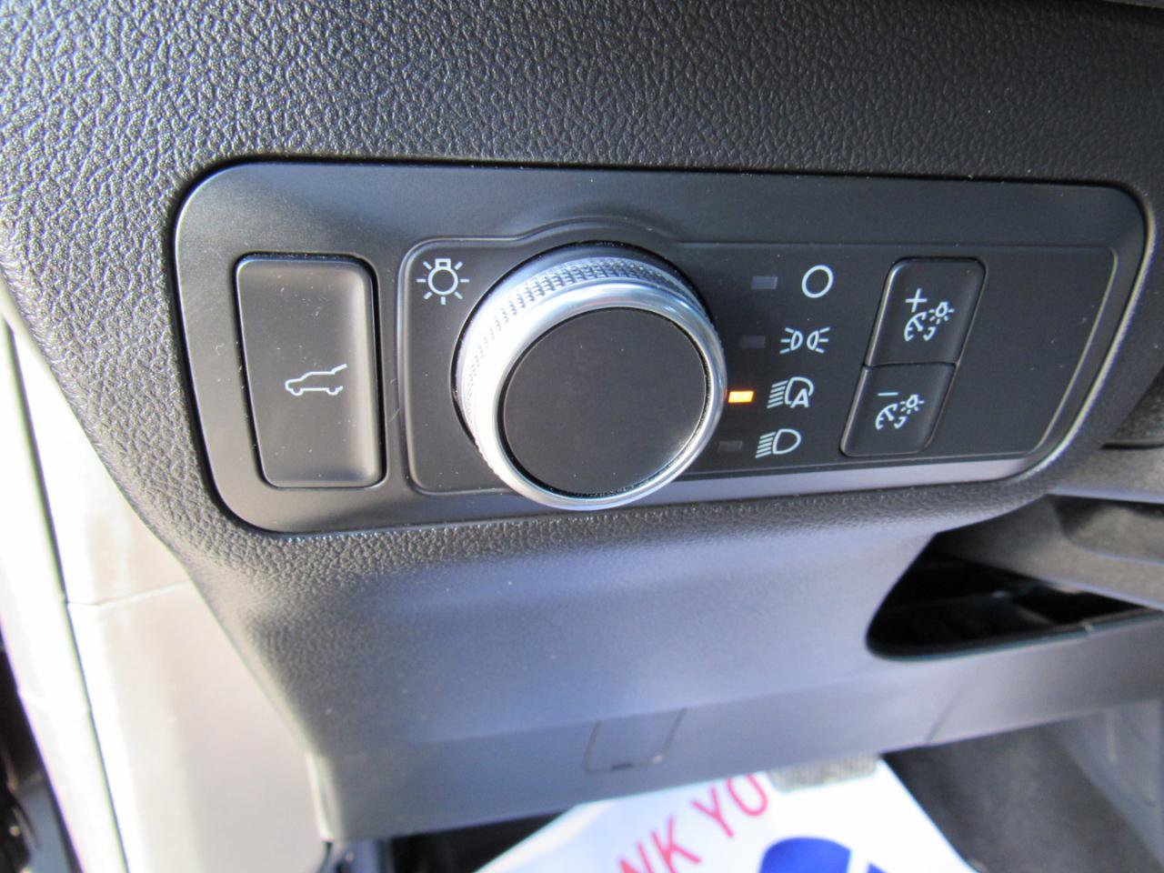 Used 2022 Ford Escape SE w/ SE Sport Appearance Package AWD/4WD image 9