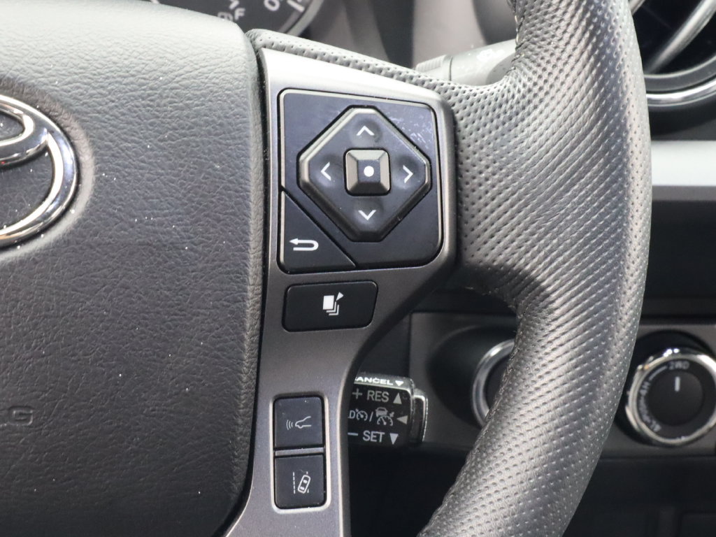 Used 2022 Toyota Tacoma TRD Off-Road AWD/4WD image 20