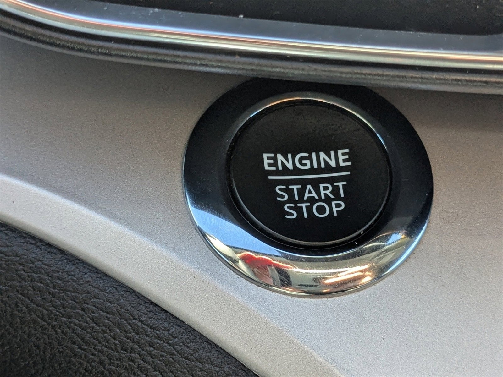 Used 2022 Ford Explorer XLT w/ Equipment Group 202A image 34