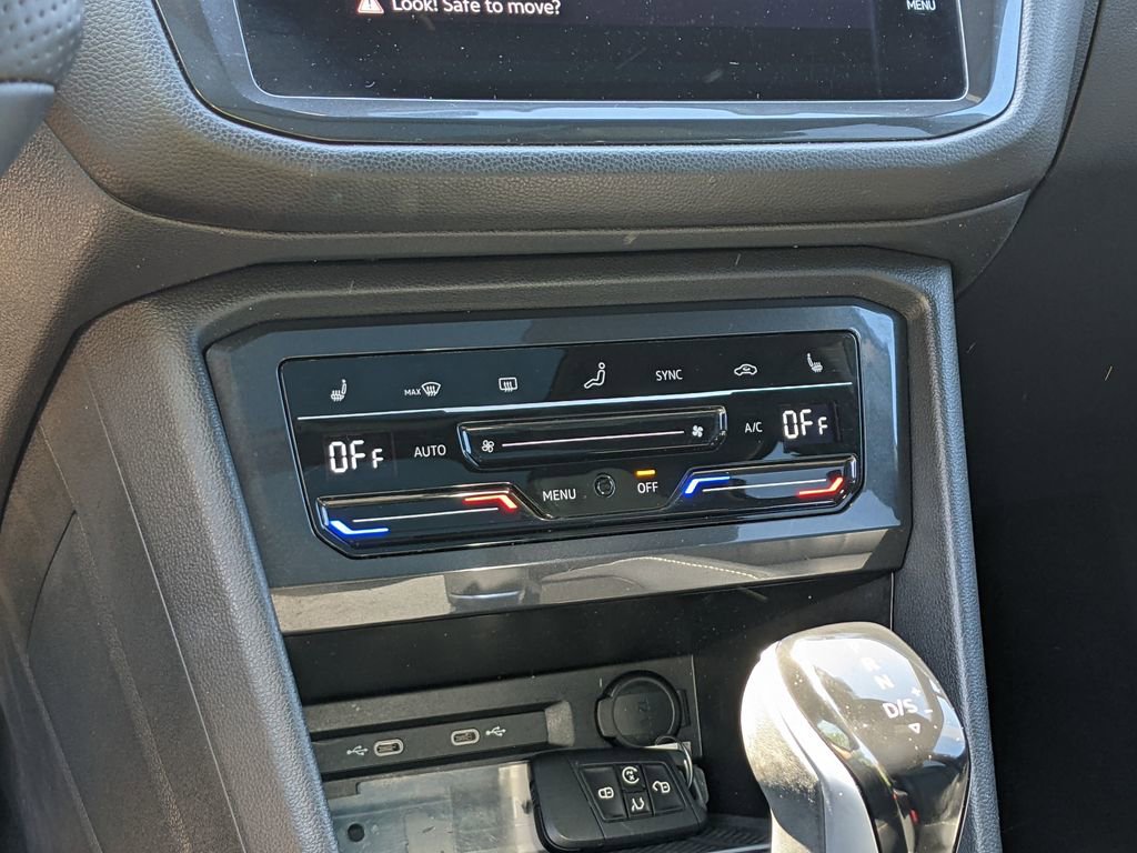 Certified 2023 Volkswagen Tiguan SE R-Line FWD image 18
