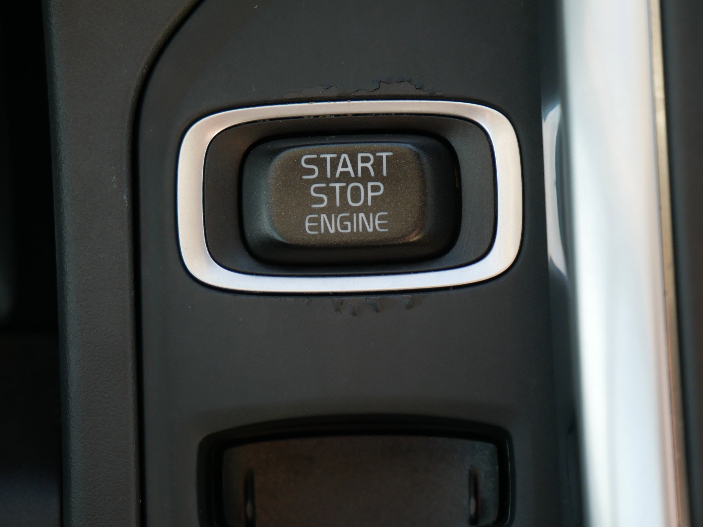 Used 2017 Volvo XC60 T6 Dynamic w/ Preferred Option Package image 32