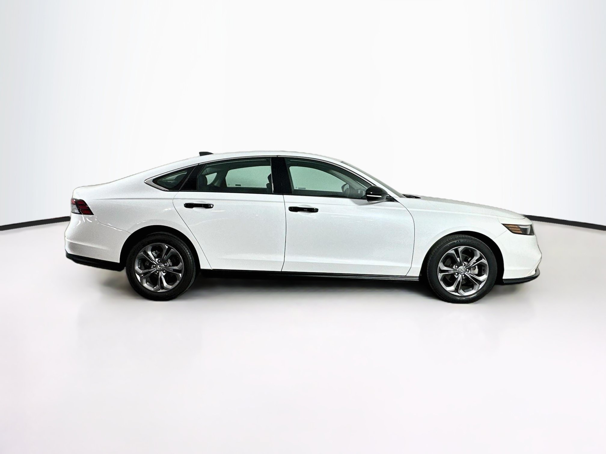 Used 2024 Honda Accord EX image 10