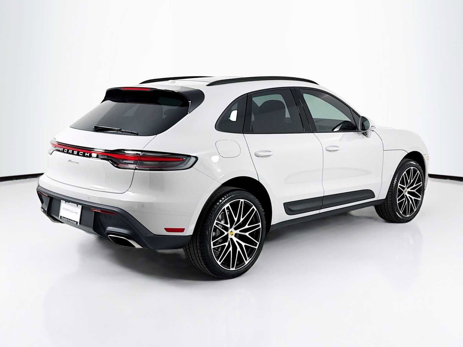 New 2026 Porsche Macan image 9