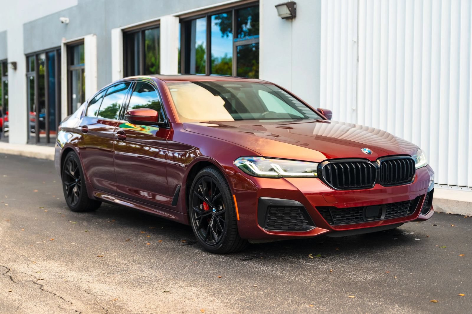 Used 2023 BMW 530i xDrive w/ Executive Package AWD/4WD image 4
