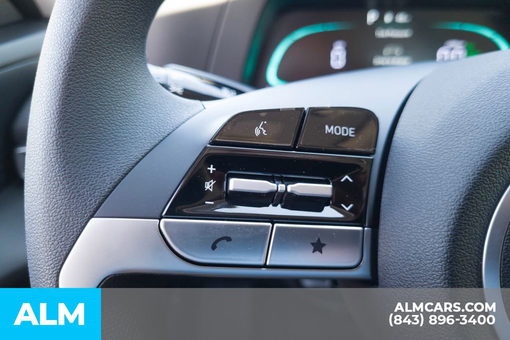 Used 2025 Hyundai Elantra Blue image 27