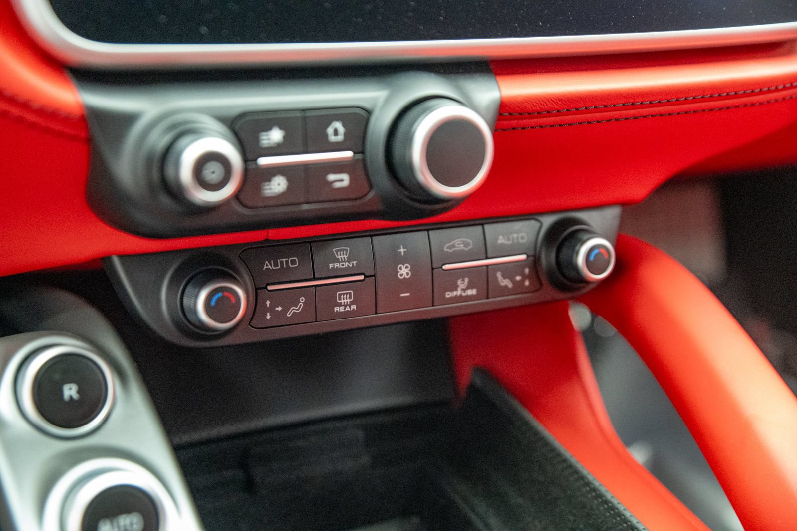 Used 2019 Ferrari GTC4Lusso AWD/4WD image 25