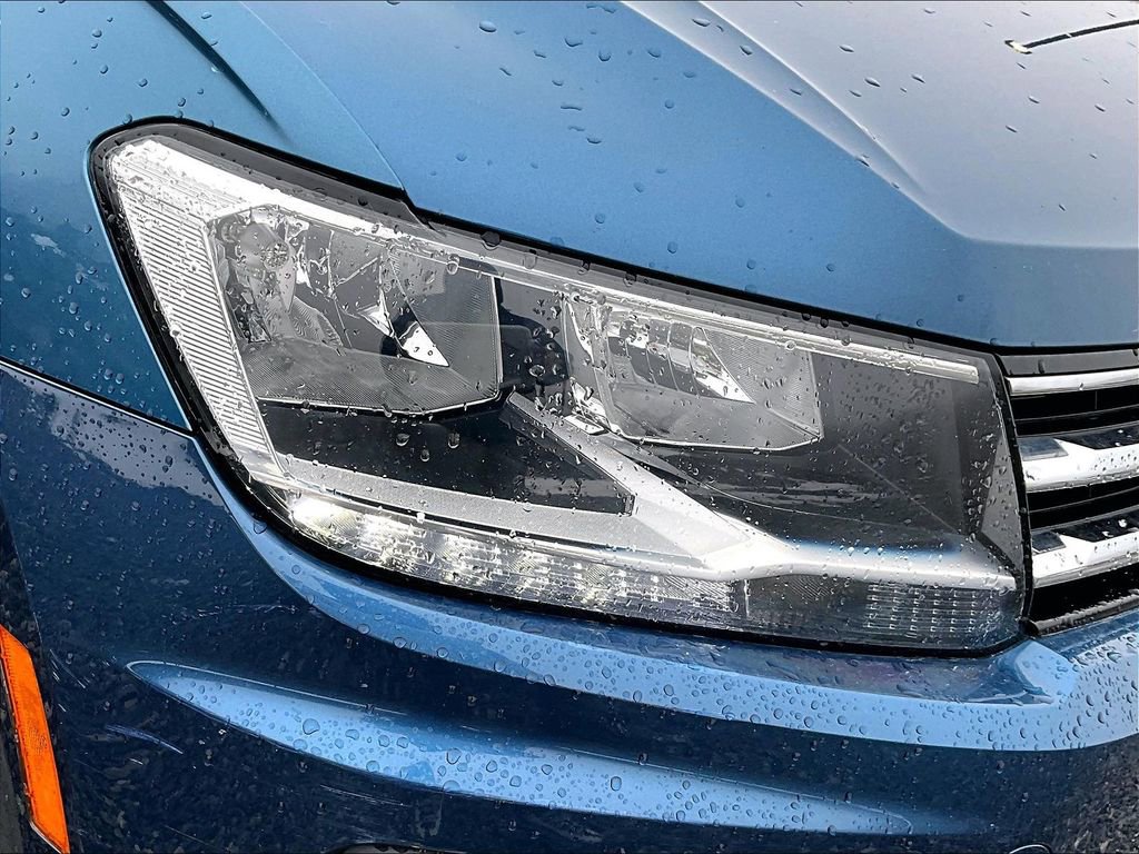 Used 2020 Volkswagen Tiguan S image 25