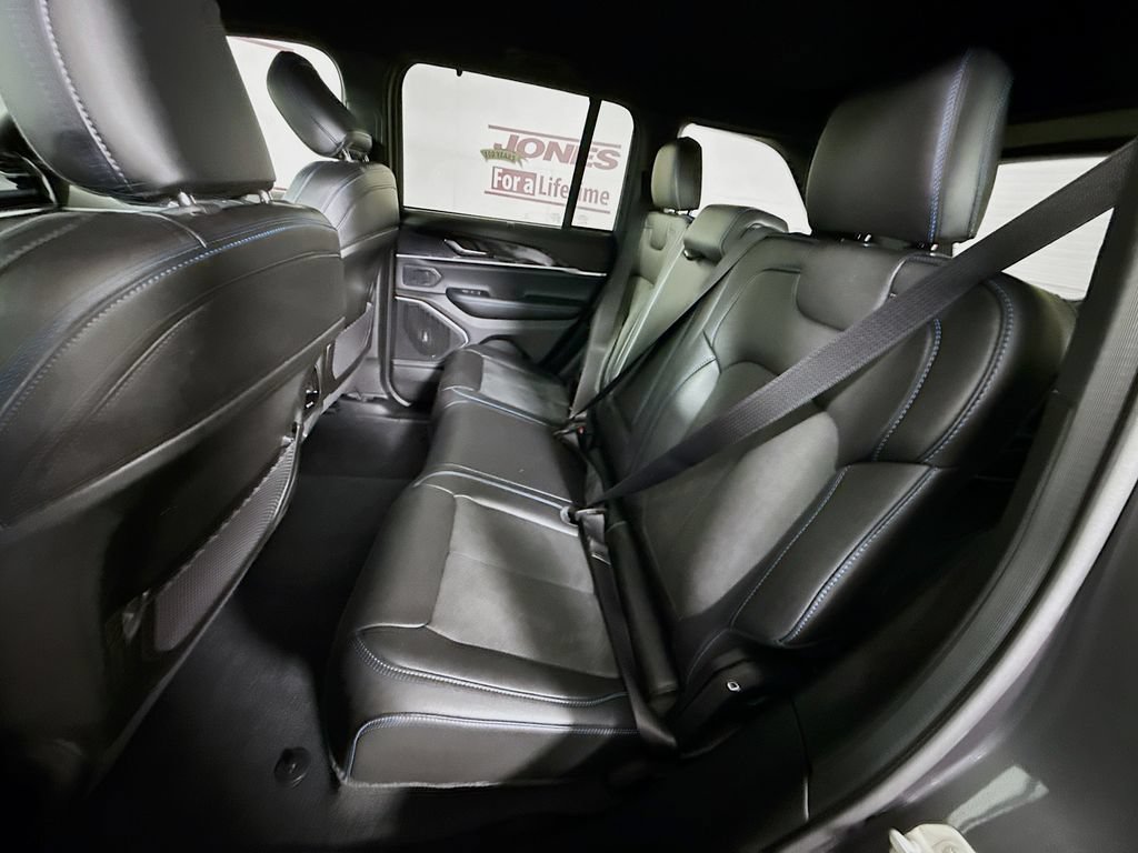 Used 2024 Jeep Grand Cherokee Trailhawk w/ Luxury Tech Group III AWD/4WD image 28