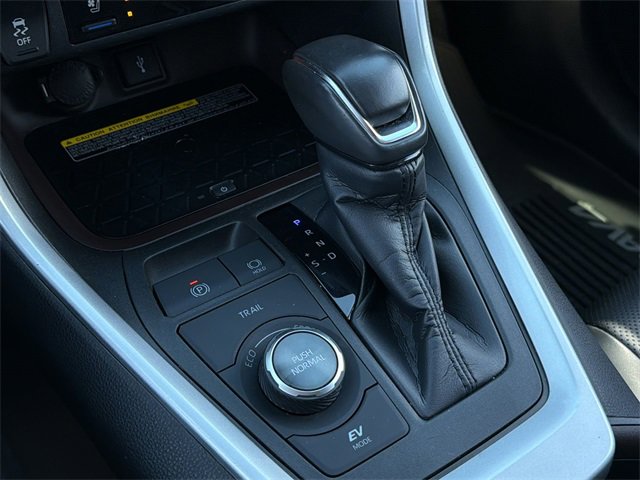 Used 2020 Toyota RAV4 Limited image 28