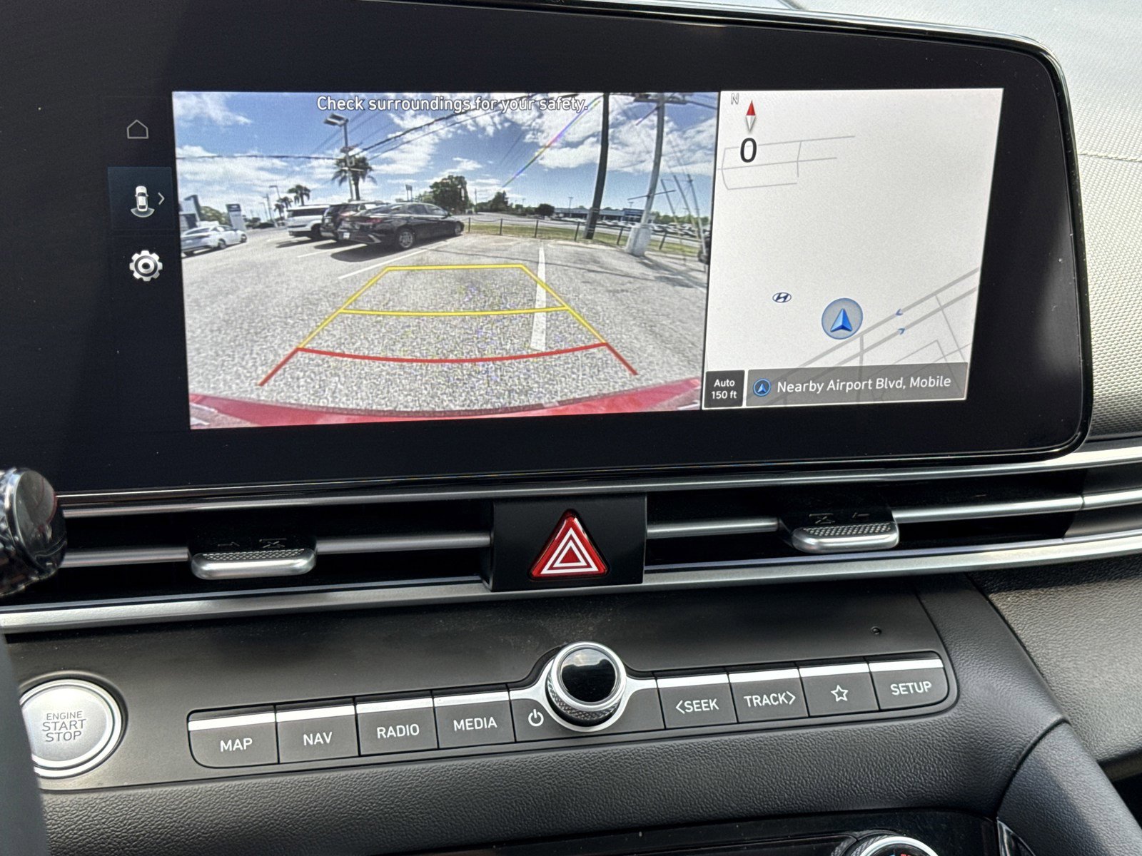 Certified 2025 Hyundai Elantra Limited image 24