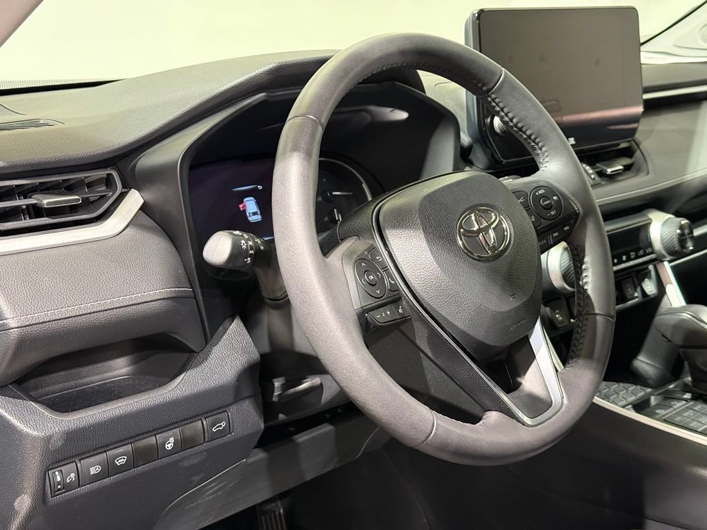 Certified 2023 Toyota RAV4 XLE Premium AWD/4WD image 17
