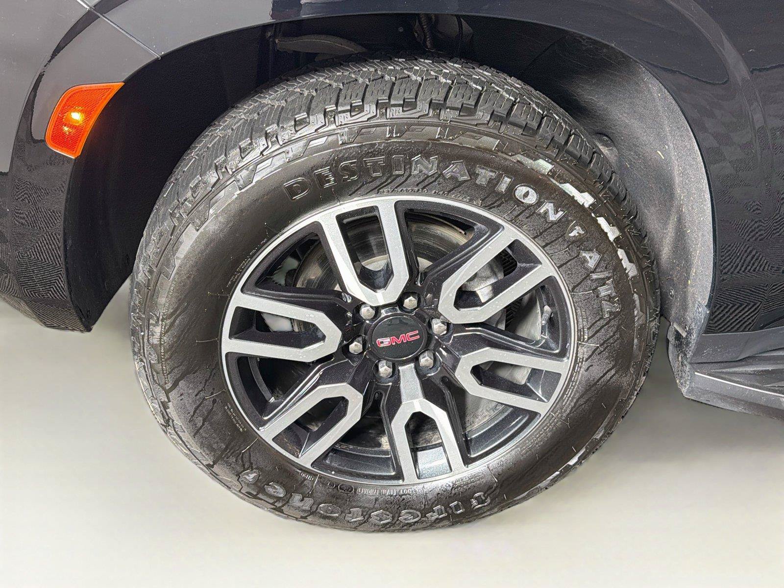 Used 2022 GMC Yukon XL AT4 AWD/4WD image 34