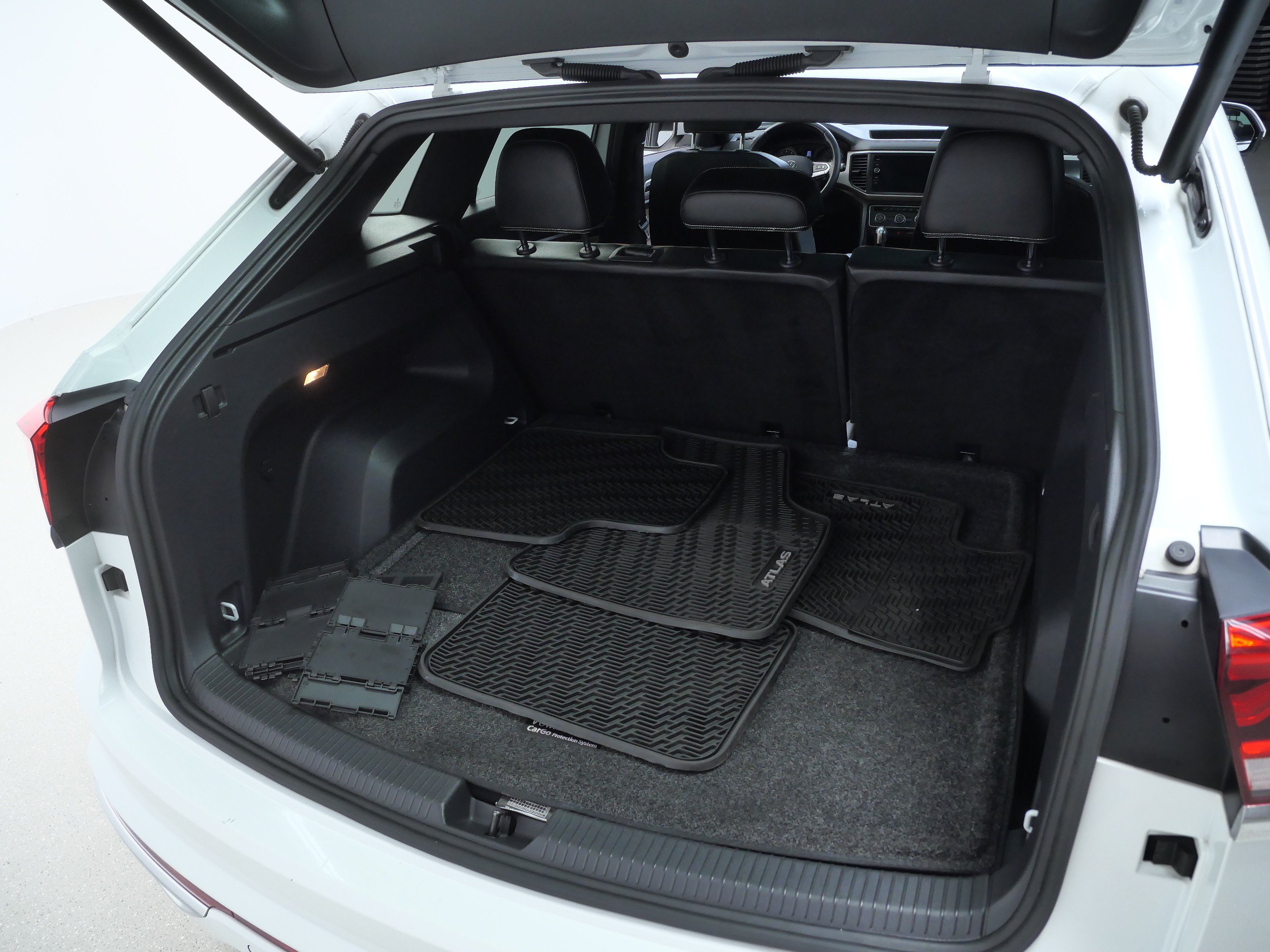 Used 2021 Volkswagen Atlas Cross Sport SE w/ Panoramic Sunroof Package AWD/4WD image 7
