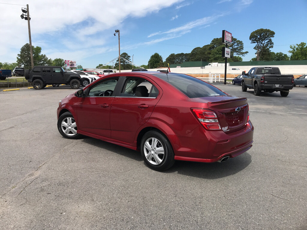 Used 2020 Chevrolet Sonic LT w/ Convenience Package FWD image 7