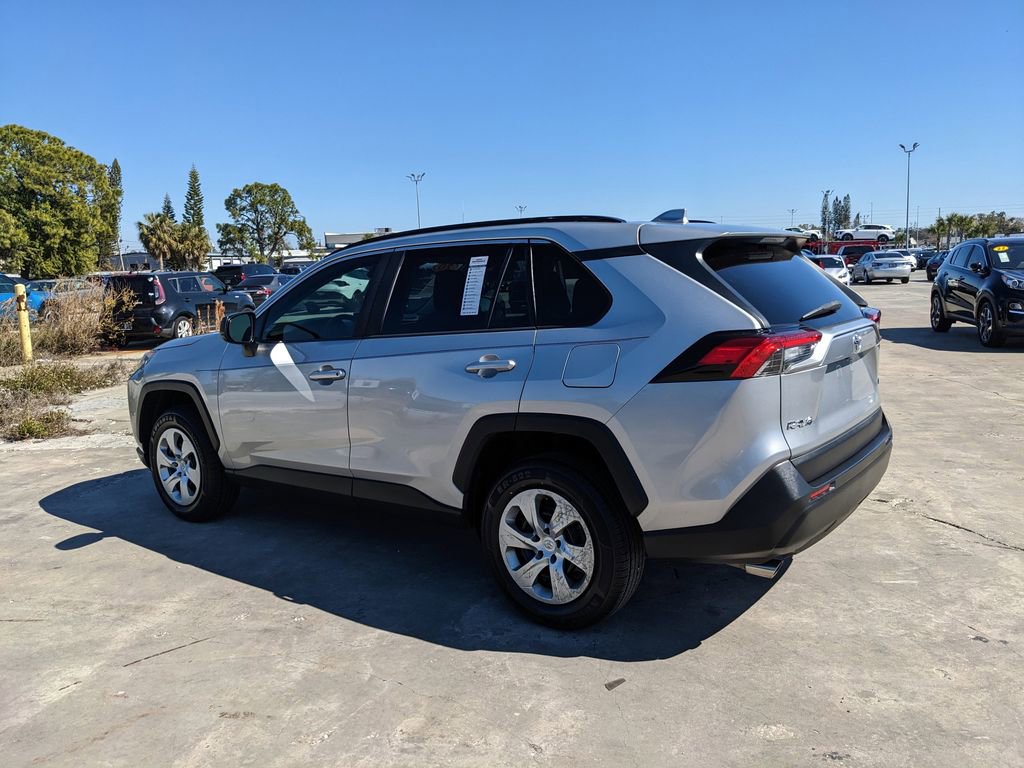 Used 2020 Toyota RAV4 LE image 7