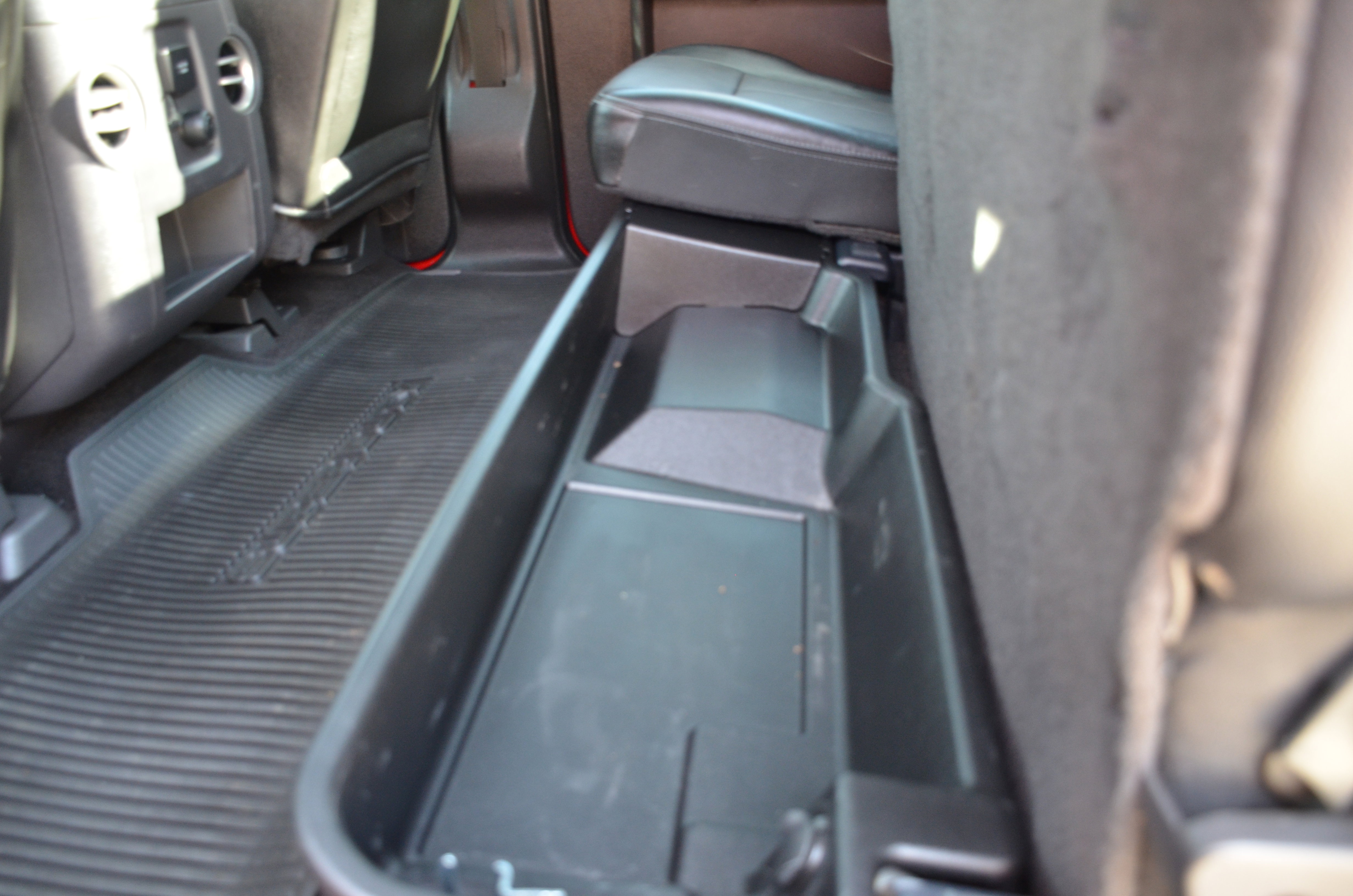 Used 2014 Ford F350 Lariat w/ Lariat Interior Package image 23