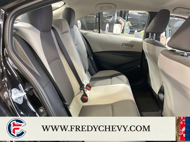 Used 2025 Toyota Corolla LE image 28