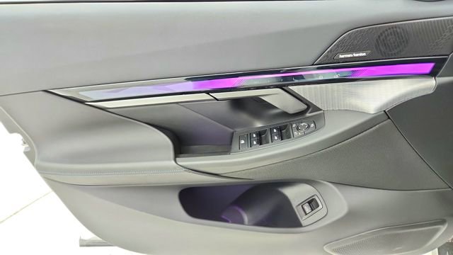 Used 2025 BMW i5 xDrive40 w/ M Sport Package image 35