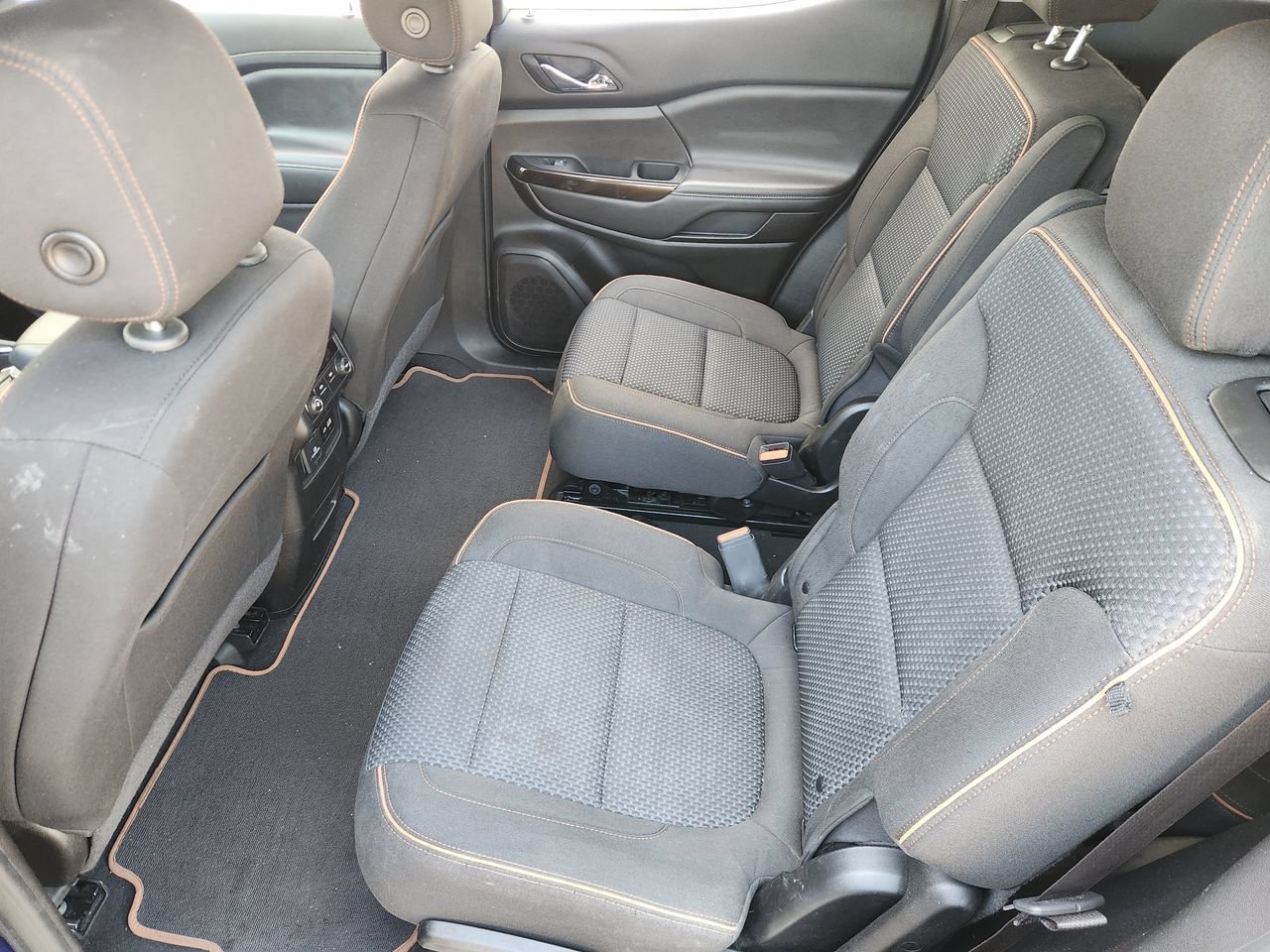 Used 2023 GMC Acadia AT4 AWD/4WD image 28