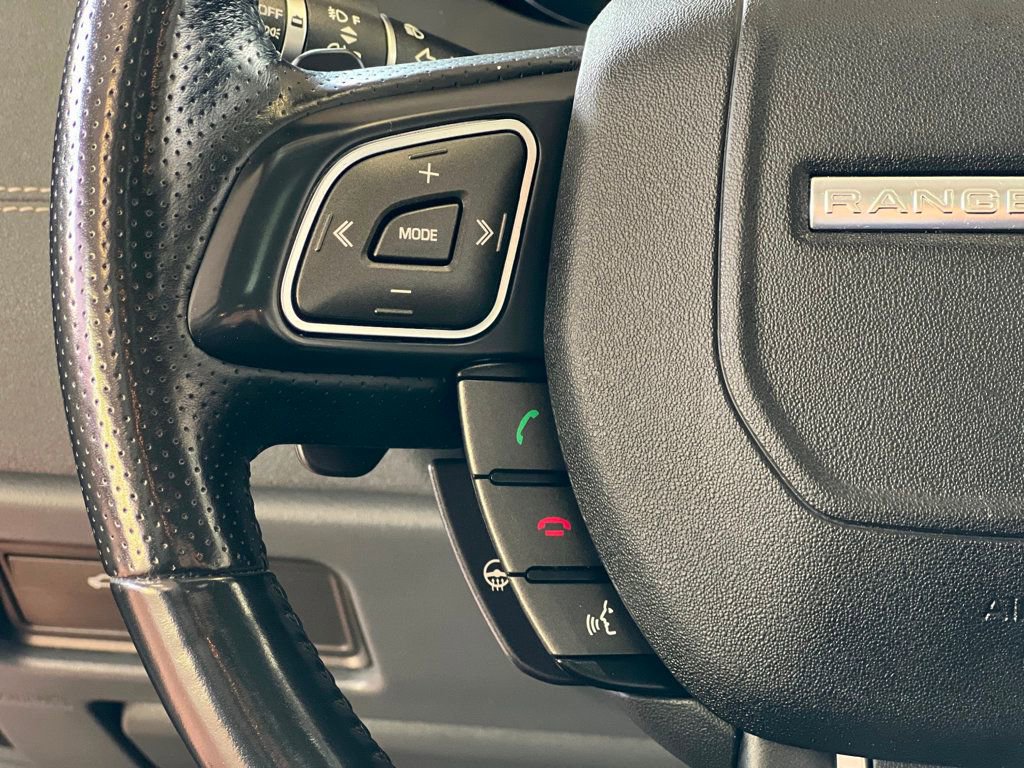 Used 2015 Land Rover Range Rover Evoque Dynamic image 24
