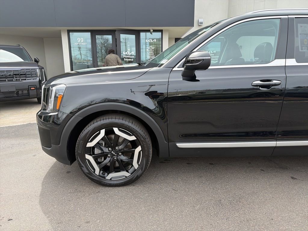 Used 2023 Kia Telluride S w/ S Sunroof Package image 9