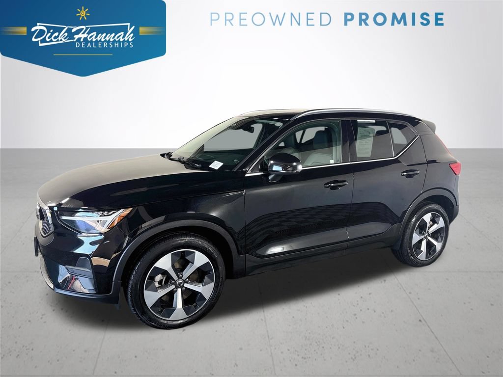 Used 2024 Volvo XC40 B5 Core