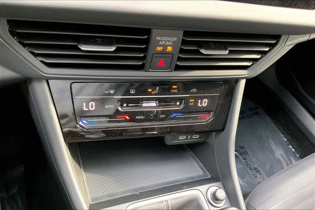 Certified 2025 Volkswagen Jetta S image 29