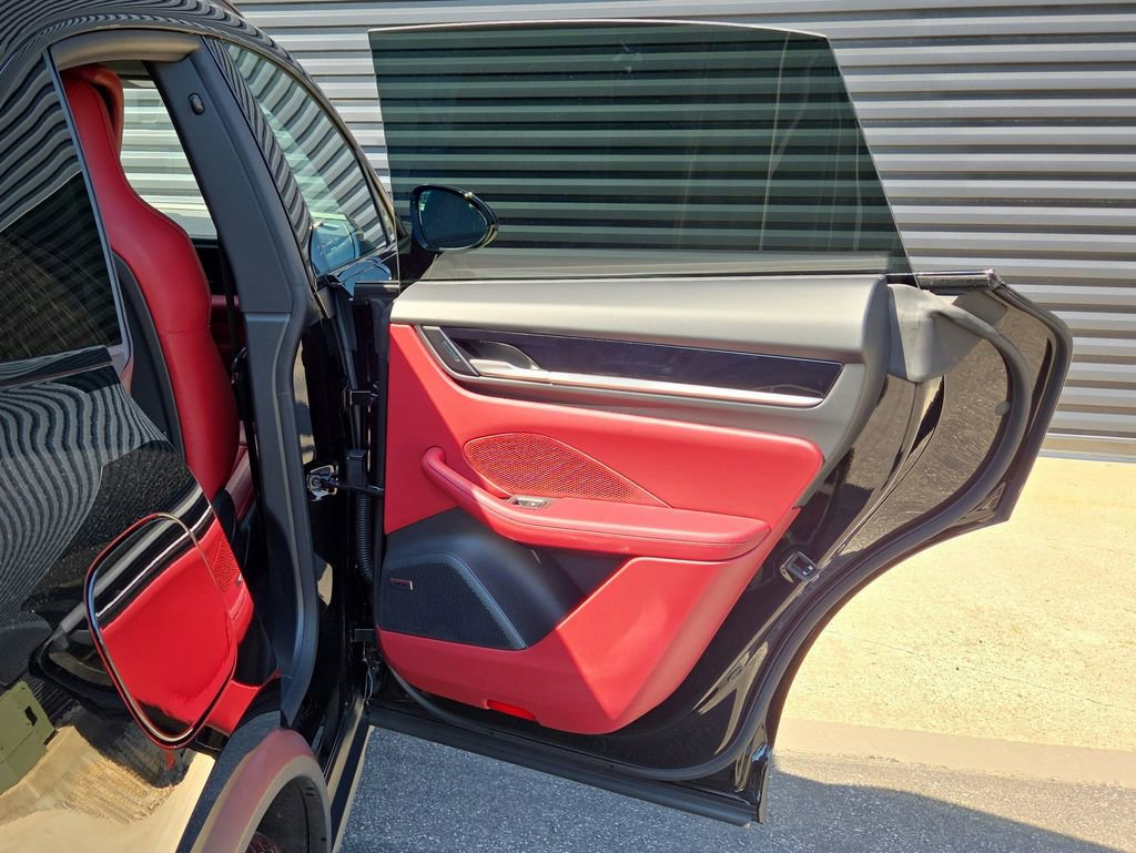 Certified 2025 Porsche Macan 4S Electric image 22