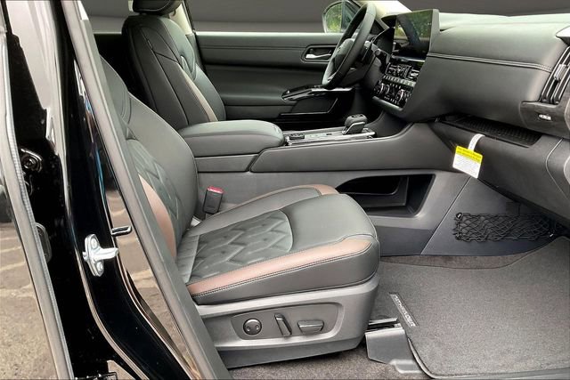 New 2026 Nissan Pathfinder Platinum AWD/4WD image 11