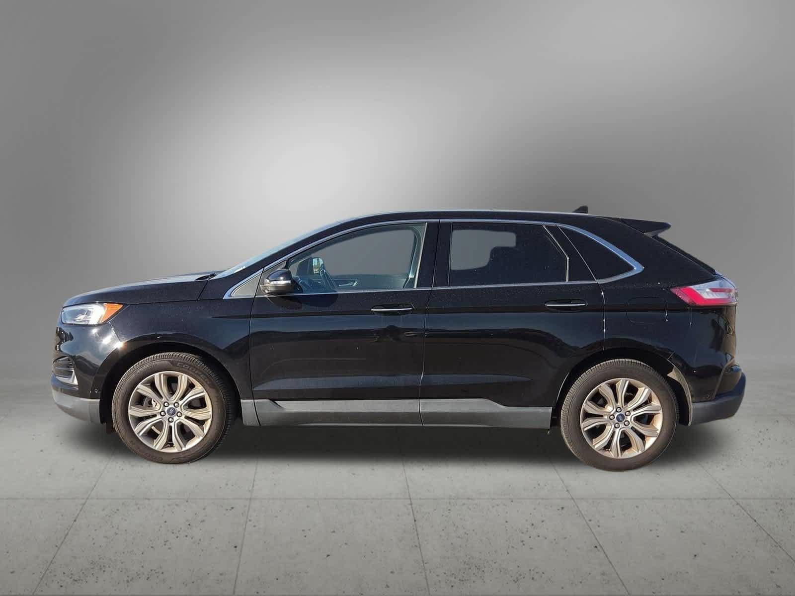 Used 2019 Ford Edge Titanium w/ Equipment Group 301A AWD/4WD image 3