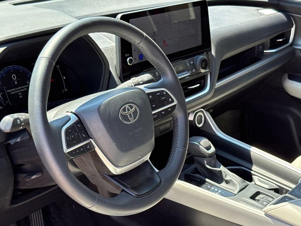 Used 2026 Toyota Grand Highlander AWD image 15