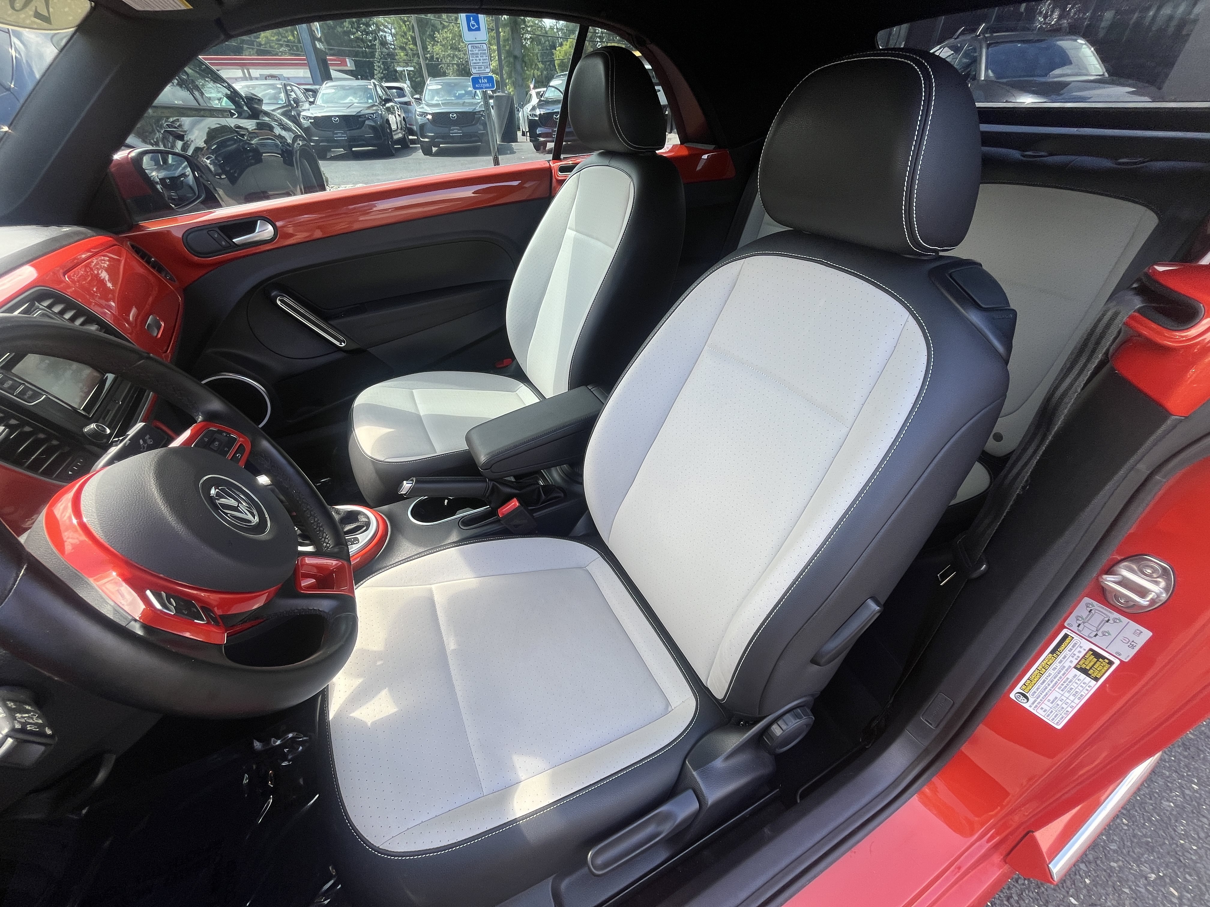 Used 2019 Volkswagen Beetle 2.0T S FWD image 20