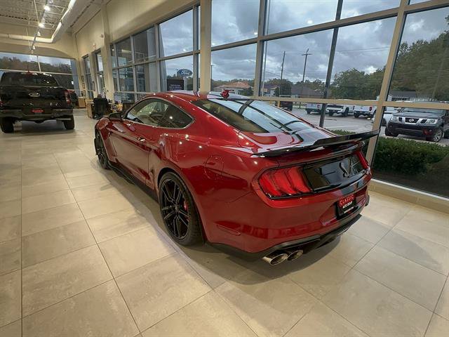 Used 2020 Ford Mustang Shelby GT500 w/ Technology Package RWD image 3