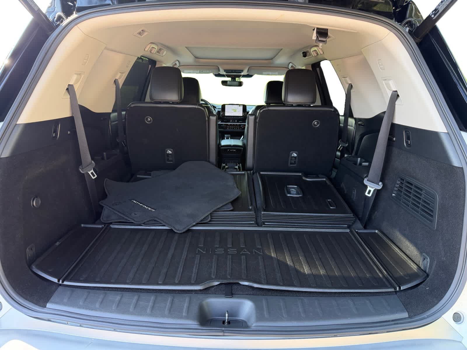 Used 2023 Nissan Pathfinder SL w/ SL Premium Package AWD/4WD image 4
