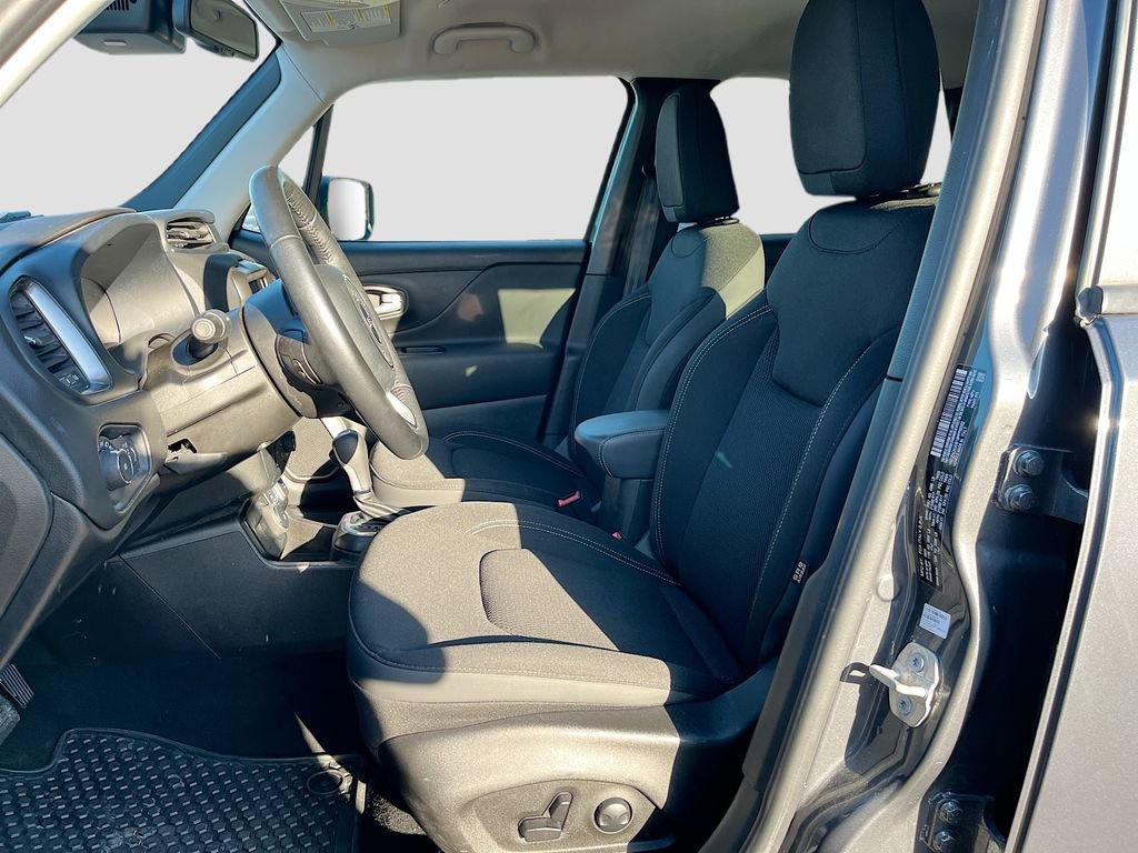 Used 2023 Jeep Renegade Latitude w/ Premium Group image 20