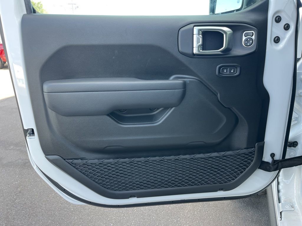 New 2025 Jeep Gladiator Rubicon w/ Convenience Group image 6