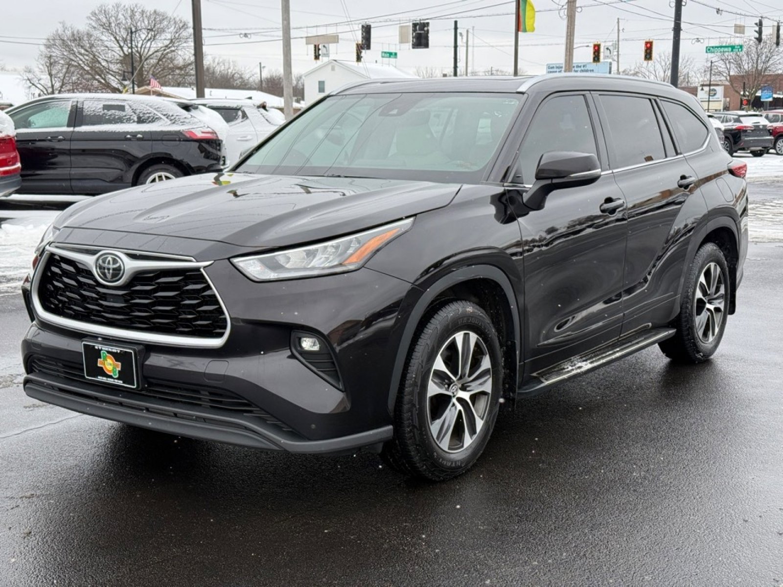 Used 2020 Toyota Highlander XLE image 4
