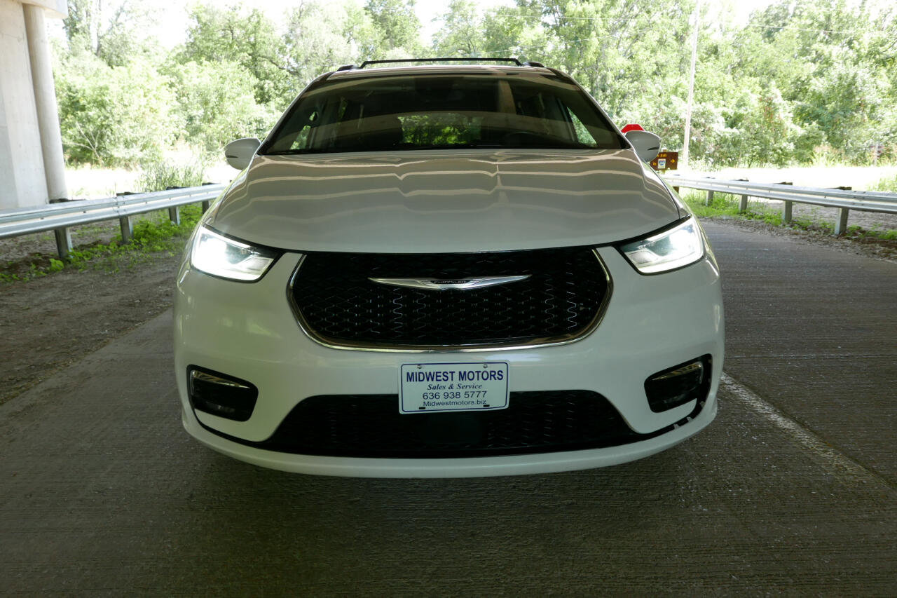 Used 2021 Chrysler Pacifica Touring-L image 28