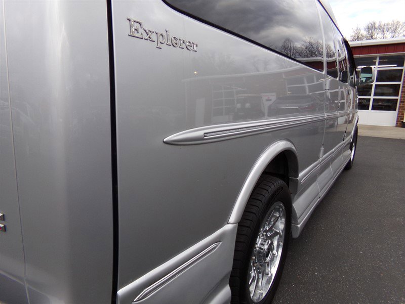 Used 2013 GMC Savana 2500 Extended image 9