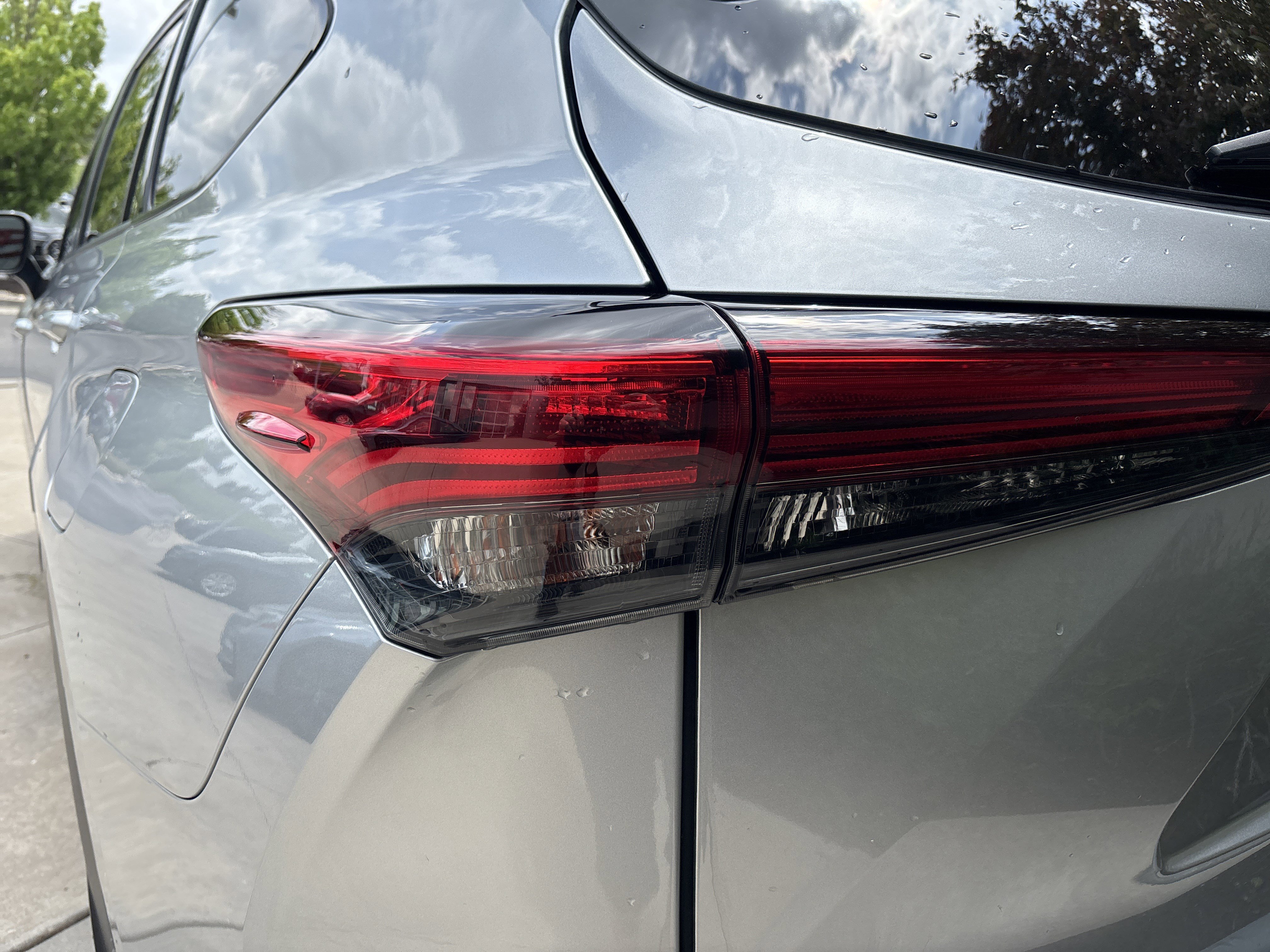 Used 2022 Toyota Highlander XSE AWD/4WD image 11