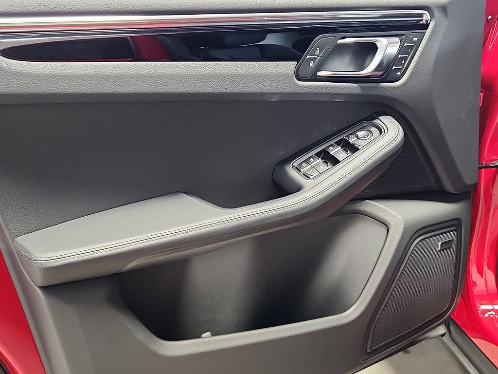 New 2026 Porsche Macan Turbo AWD/4WD image 13
