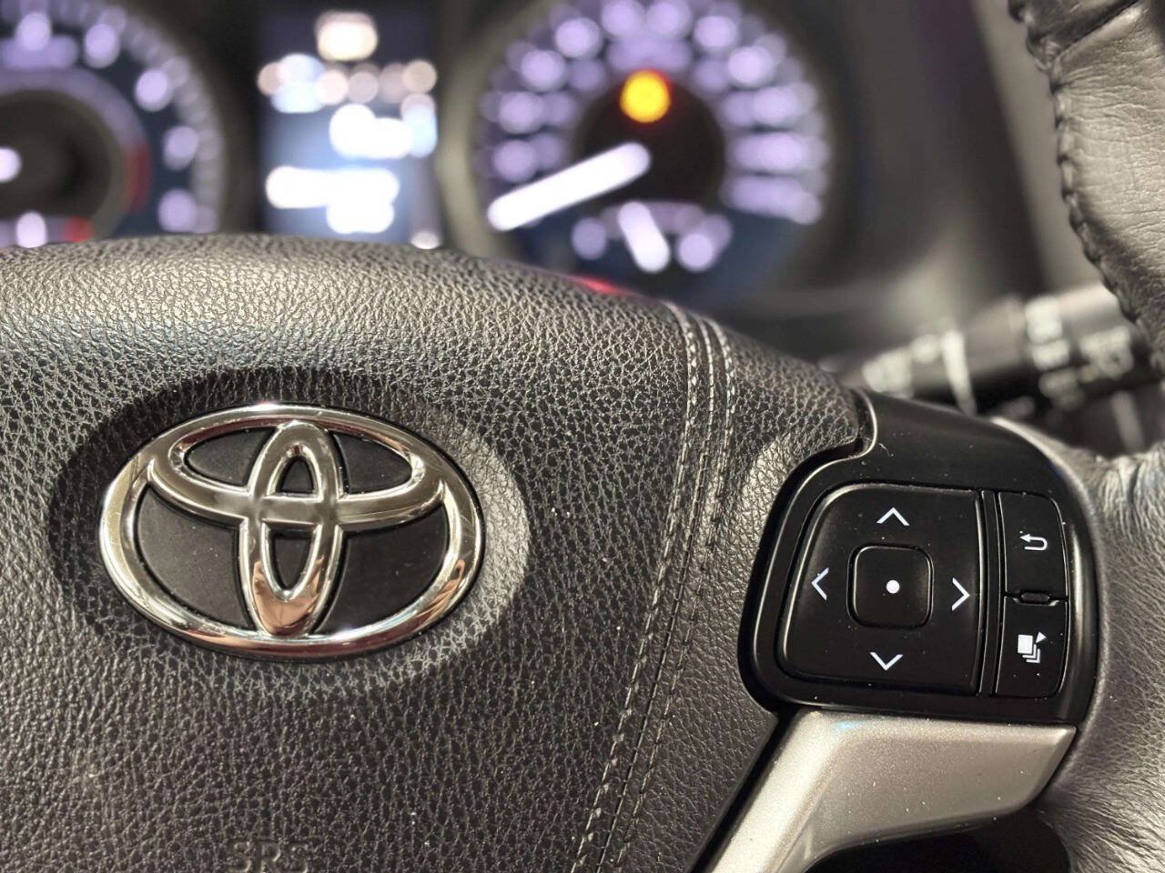 Used 2017 Toyota Sienna XLE Premium AWD/4WD image 37